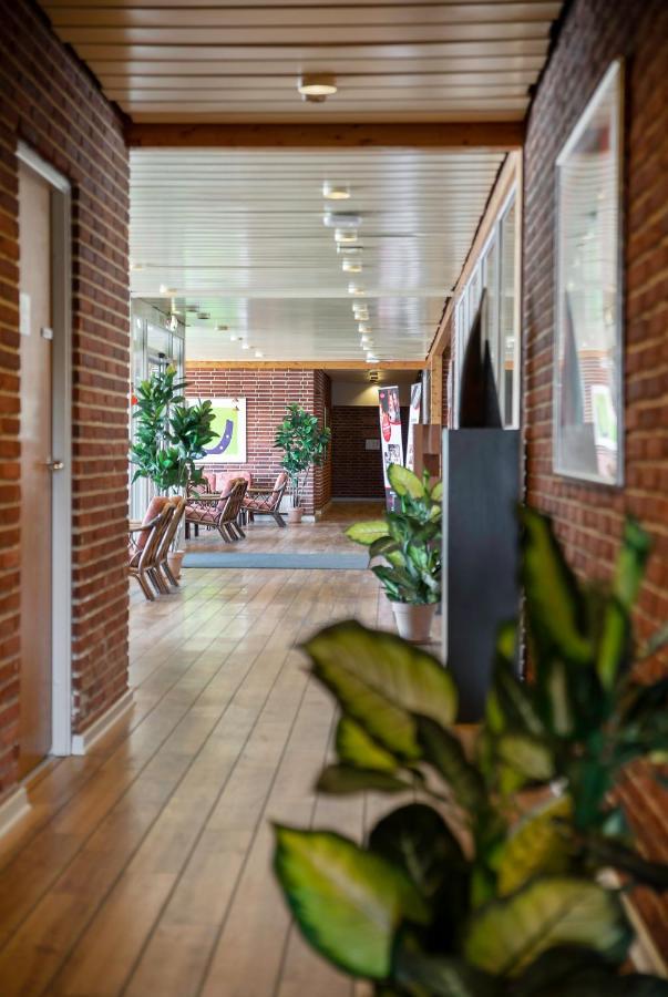 Hotel Lynggaarden Herning Bagian luar foto