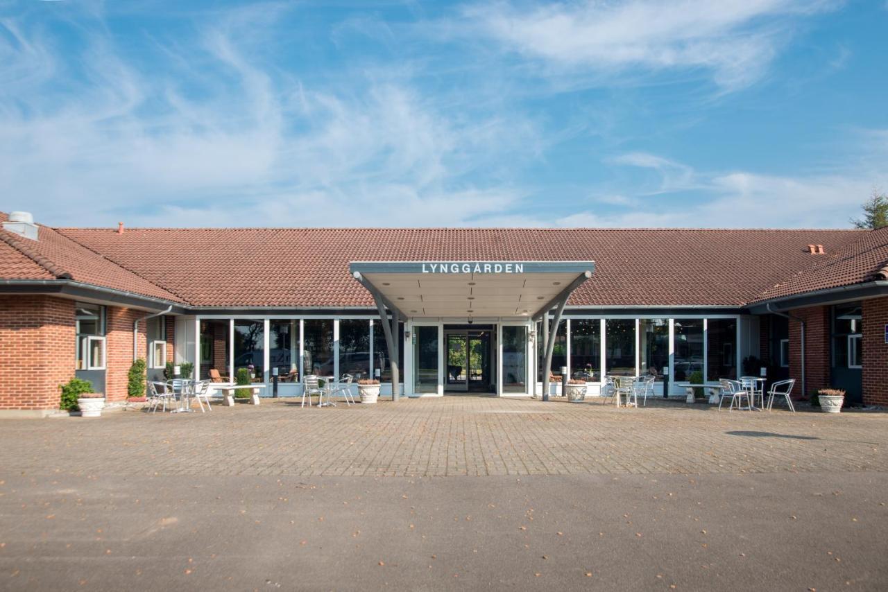 Hotel Lynggaarden Herning Bagian luar foto