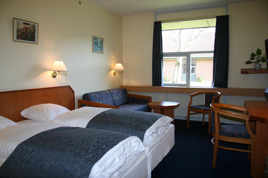 Hotel Lynggaarden Herning Bagian luar foto