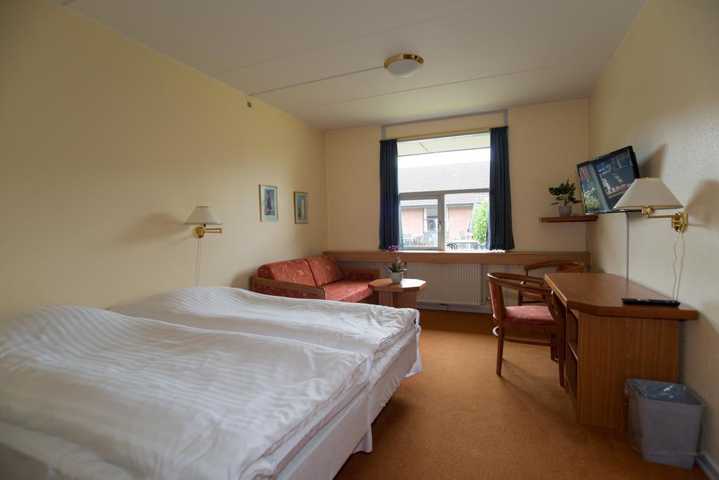 Hotel Lynggaarden Herning Bagian luar foto